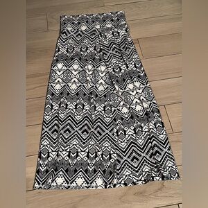 Arizona jeans Patterned Women's Skirt stretchy LARGE waist 15in length 40in